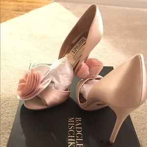 Women’s open toe high heel with a flower blossom